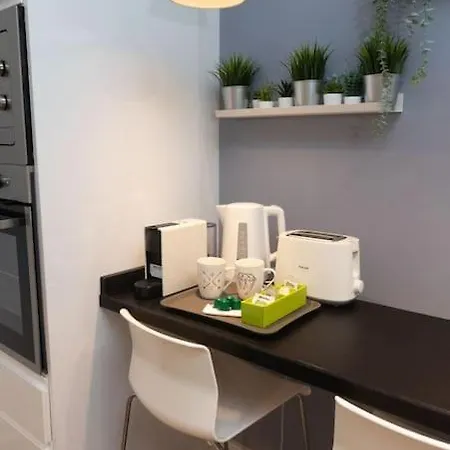 Moderno Piso Junto A La Plaza Mayor Apartment *
