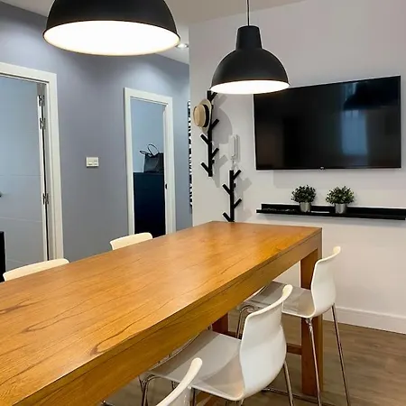 Moderno Piso Junto A La Plaza Mayor Apartment *