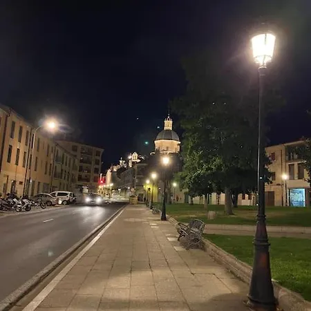 Apartamento Moderno Piso Junto A La Plaza Mayor