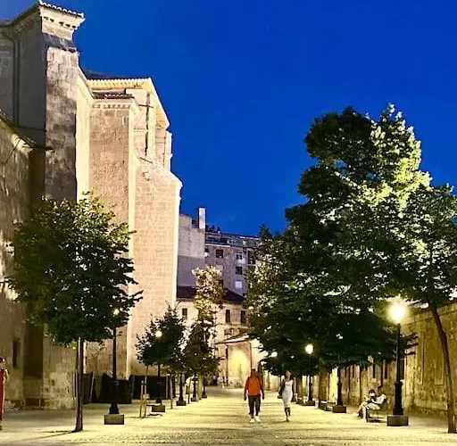 Moderno Piso Junto A La Plaza Mayor アパート